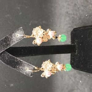 Vintage Gold Tone Pink Flower Green Bead Lever Back Dangle Earrings